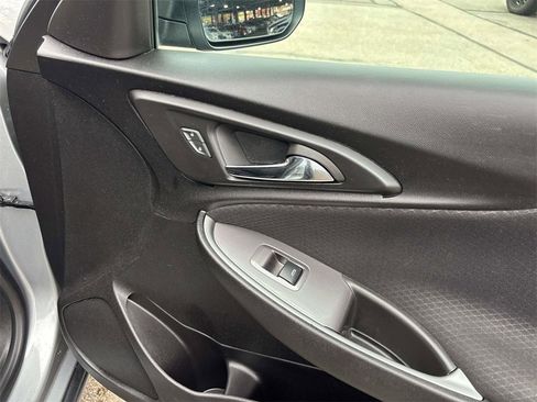 Used 2024 Chevrolet Malibu LT image 17