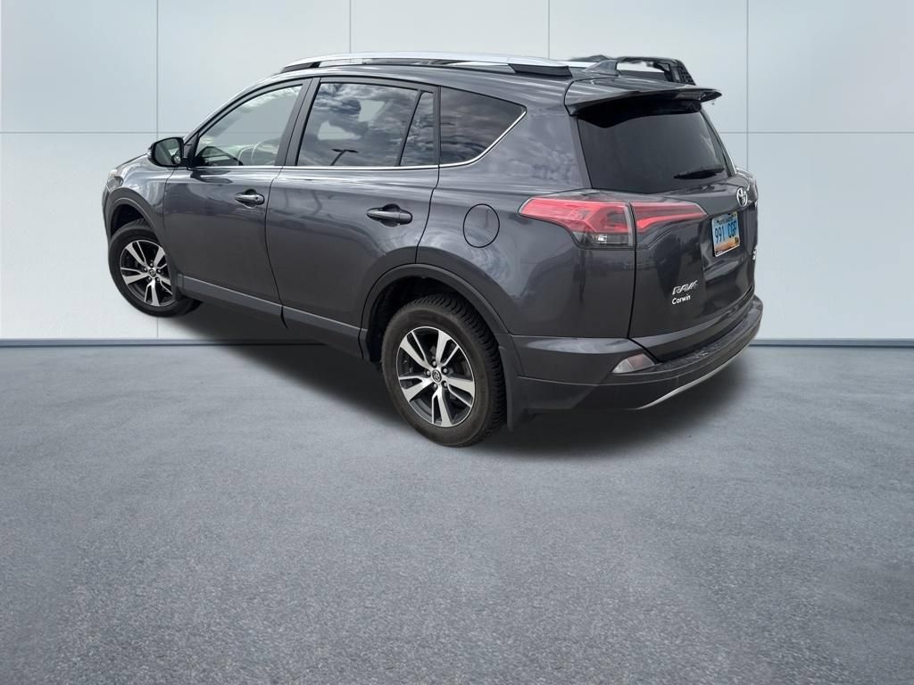 Used 2018 Toyota RAV4 XLE AWD/4WD image 6