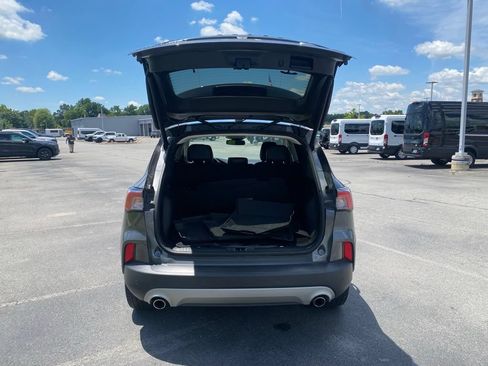 Used 2021 Ford Escape Titanium FWD image 9