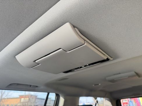 Used 2019 Cadillac Escalade ESV Premium Luxury image 10