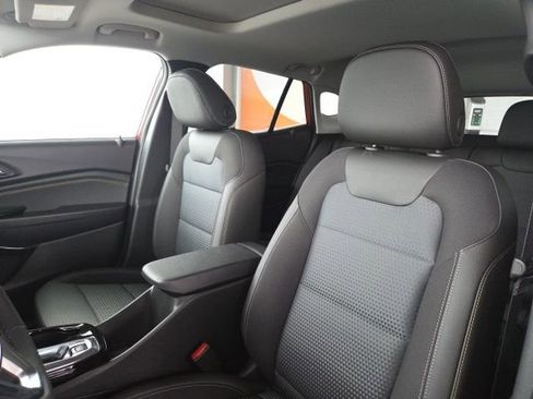 New 2026 Chevrolet Trax LT w/ Sunroof Package image 16