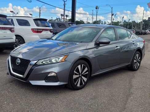 Used 2022 Nissan Altima 2.5 SV FWD image 3