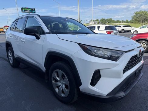Used 2021 Toyota RAV4 LE AWD/4WD image 5