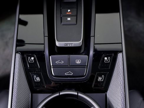 Certified 2024 Porsche 911 Carrera image 15