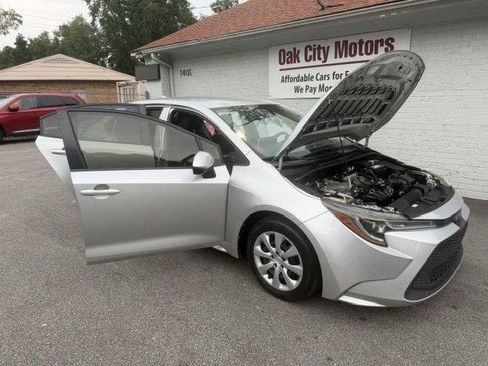 Used 2021 Toyota Corolla LE FWD image 9