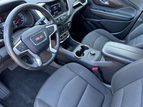 Used 2024 GMC Terrain SLE image 10