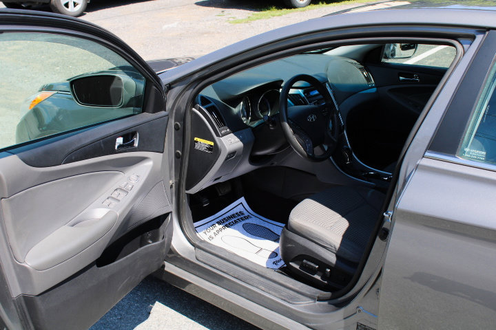 Used 2013 Hyundai Sonata GLS w/ Popular Equipment Pkg FWD image 12