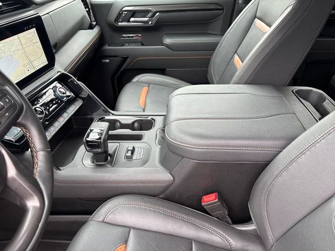 Certified 2025 GMC Sierra 1500 AT4 w/ AT4 Premium Package AWD/4WD image 25
