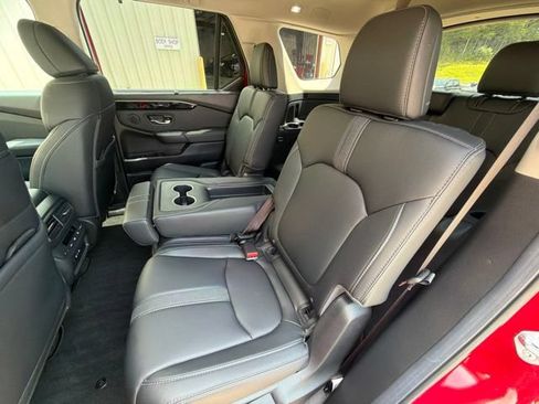 Certified 2025 Honda Pilot EX-L image 17