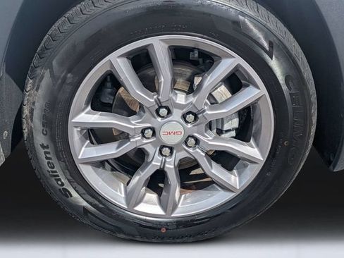 Used 2024 GMC Terrain SLT FWD image 11