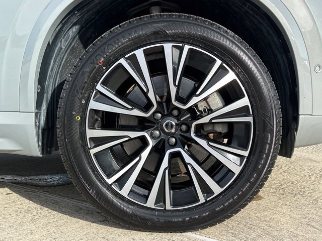 Certified 2024 Volvo XC90 T8 Plus w/ Protection Package Premier AWD/4WD image 11