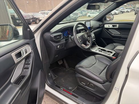 Used 2020 Ford Explorer ST w/ ST Street Pack image 11
