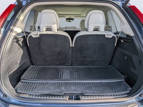 Used 2019 Volvo XC90 T5 Momentum w/ Protection Package Premier image 12