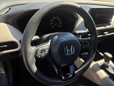 Used 2025 Honda HR-V LX image 9