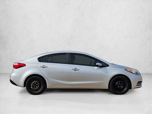 Used 2015 Kia Forte LX FWD image 4