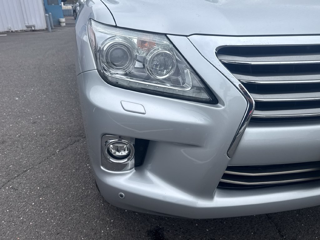 Used 2014 Lexus LX 570 4WD w/ Luxury Package image 41