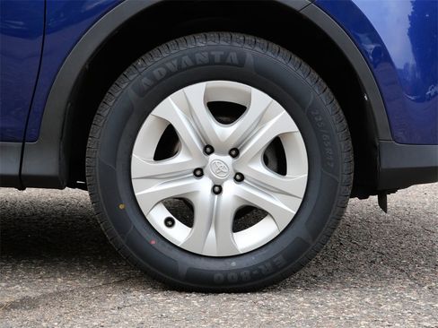 Used 2015 Toyota RAV4 LE image 7