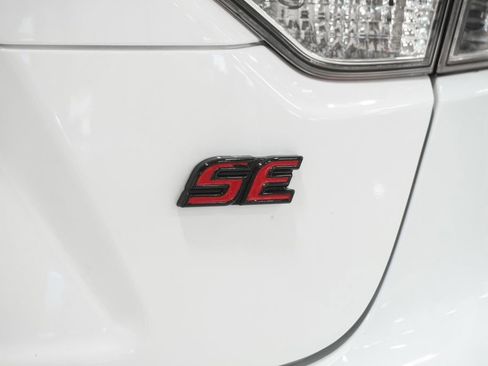 Used 2025 Toyota Corolla SE w/ SE Premium Package image 6