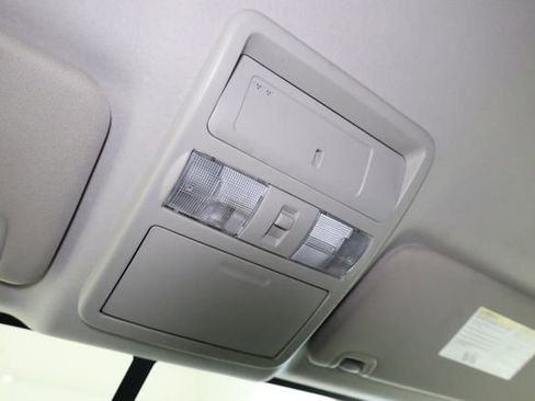 Used 2017 Nissan Titan S image 23