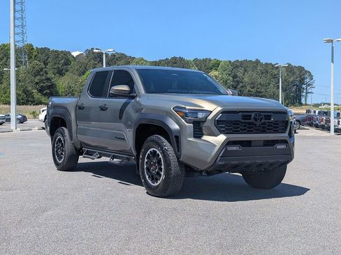 Used 2024 Toyota Tacoma TRD Off-Road w/ TRD Off Road Premium Package image 7