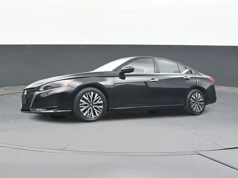 Used 2024 Nissan Altima 2.5 SV image 57