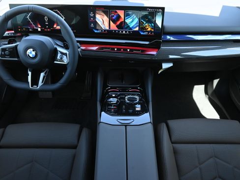 New 2026 BMW 540i xDrive w/ Executive Package AWD/4WD image 14