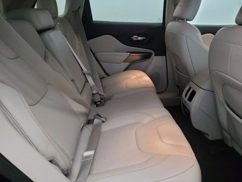 Used 2021 Jeep Cherokee Limited image 19