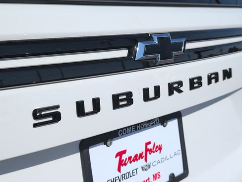 Used 2023 Chevrolet Suburban RST w/ Luxury Package image 34