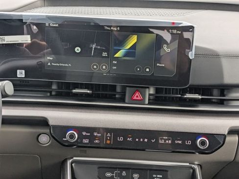 New 2027 Kia Carnival EX FWD image 19