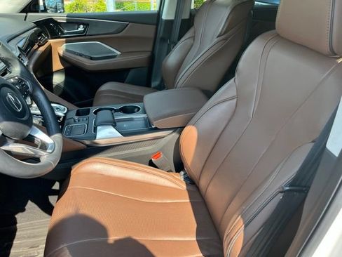 Used 2024 Acura MDX SH-AWD w/ Advance Package image 9