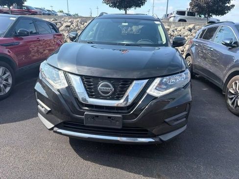 Used 2018 Nissan Rogue SV AWD/4WD image 2