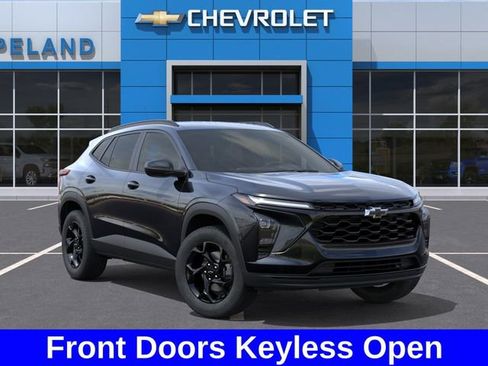 New 2026 Chevrolet Trax LT w/ Driver Confidence Package FWD image 8