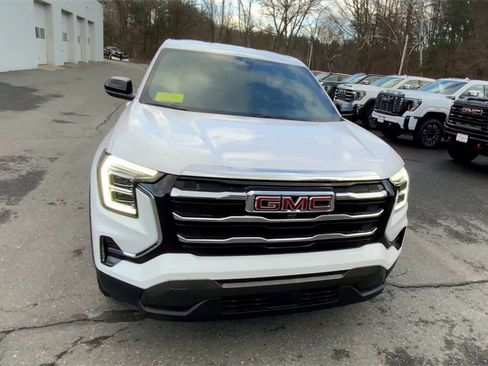 Used 2025 GMC Terrain Elevation image 3