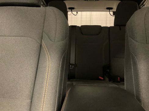 Used 2025 Jeep Wrangler Sahara image 24