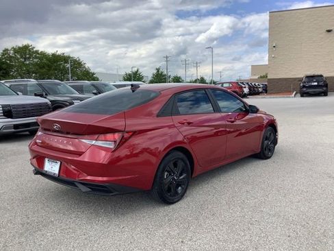 Used 2023 Hyundai Elantra SEL FWD image 4