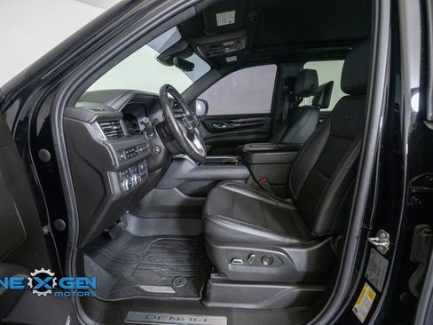 Used 2023 GMC Yukon Denali w/ Advanced Technology Package AWD/4WD image 11