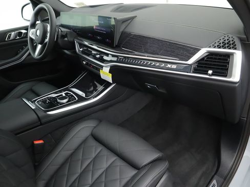 Used 2026 BMW X5 xDrive40i w/ M Sport Package image 19