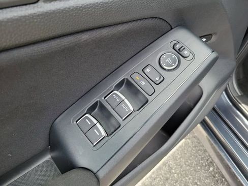 Certified 2023 Honda Civic LX image 9
