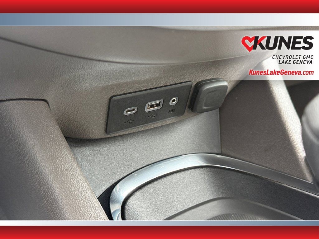 Used 2025 Chevrolet Malibu LT FWD image 32