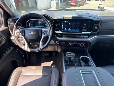 Used 2022 Chevrolet Silverado 1500 LTZ w/ LTZ Convenience Package II AWD/4WD image 8