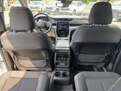 Used 2023 Jeep Grand Cherokee L Laredo AWD/4WD image 15