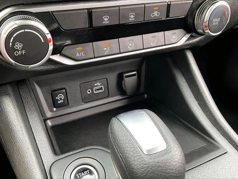 Certified 2025 Nissan Sentra S FWD image 31