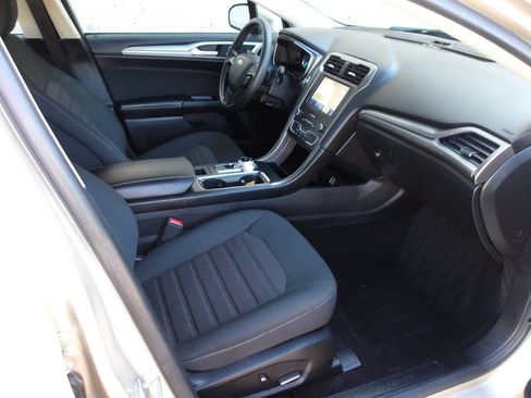 Used 2019 Ford Fusion SE image 22