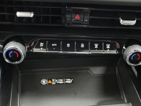 Used 2025 Chevrolet Tahoe LT image 23