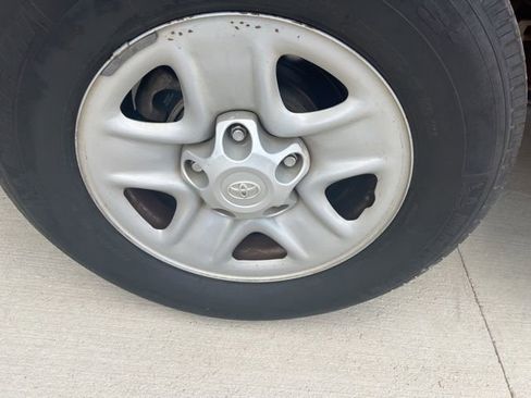 Used 2014 Toyota Tundra SR5 w/ SR5 Upgrade Package image 6