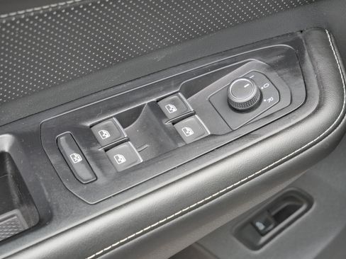 Used 2024 Volkswagen Atlas SE w/ Panoramic Sunroof Package image 19