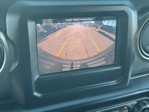 Certified 2020 Jeep Wrangler Sport image 25