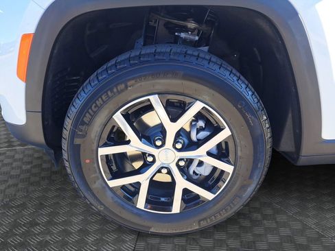 New 2025 Jeep Grand Cherokee Limited image 23