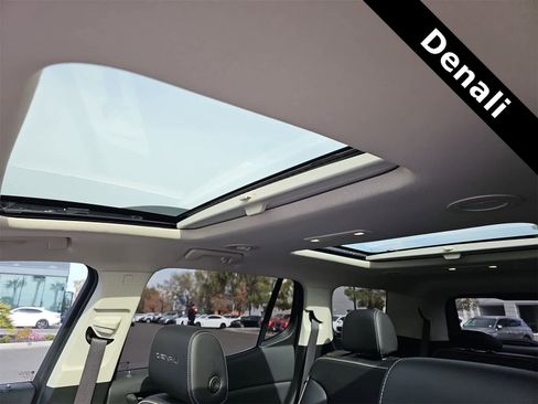 Used 2022 GMC Acadia Denali w/ Denali Ultimate Package image 29