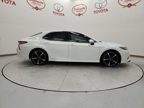 Used 2019 Toyota Camry XSE image 3